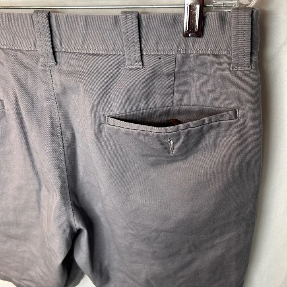 J.Crew Re-Imagine Men’s Short Gray Pants W31 X 9”Inseam